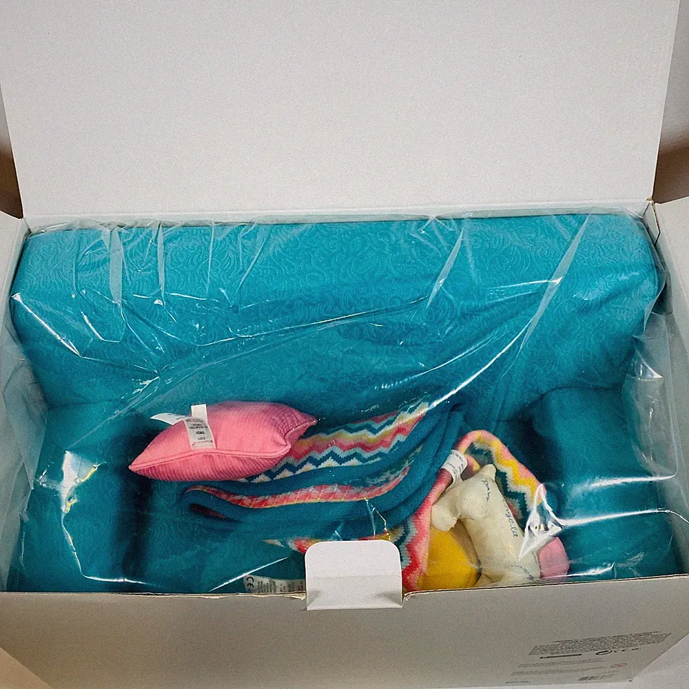 18" American Girl Doll Maryellen's Sofa Bed Set in Box, Complete w/ Dog, Blanket