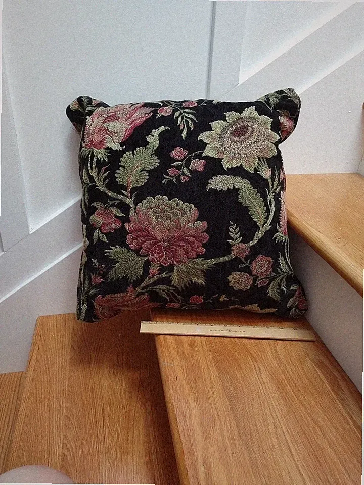 18" x 18" Waverly Tapestry Floral Decorative Pillow Sofa Bed Bedding