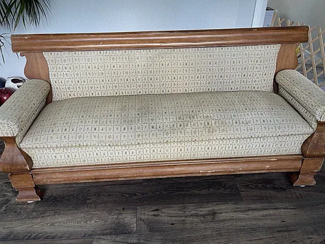 1870-1890’S Vintage Victorian Eastlake Sofa (Settee). Very Good Condition