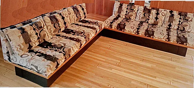1960s Mid-Century armless sectional with L-corner Table