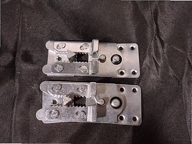 2 PCs Sectional Couch Connectors, Heavy Duty Sofa Alligator Clamps Joint Clip