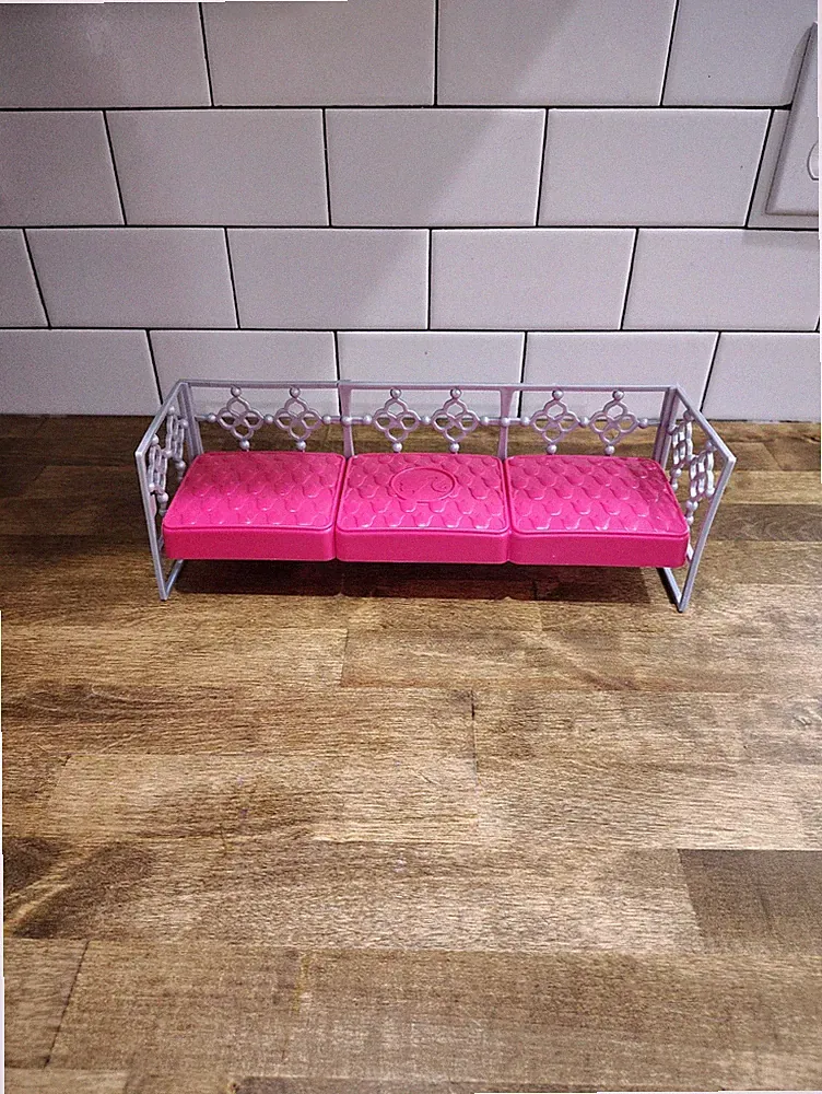 2014 Barbie Doll House Style Glam Daybed Day Bed Couch Sofa Pink Furniture
