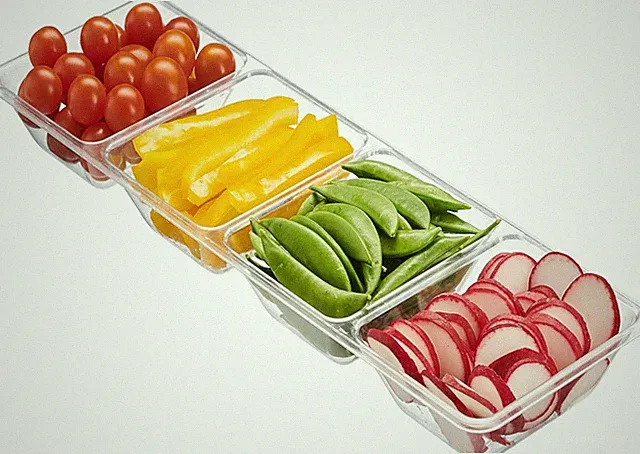 4 Sectional Rectangle Plastic Disposable Serving Tray/Platter 5 X 16 Clear Pack