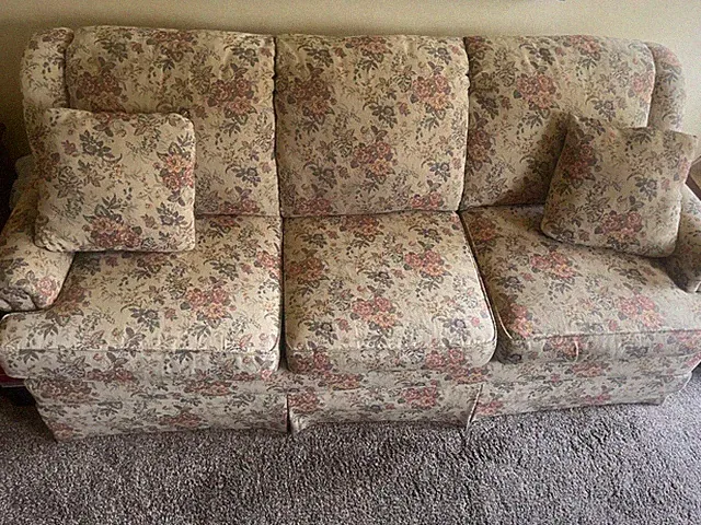 76W x 32H x 34D Vintage Floral Upholstered 1950’s Sofa—Used/Unbranded