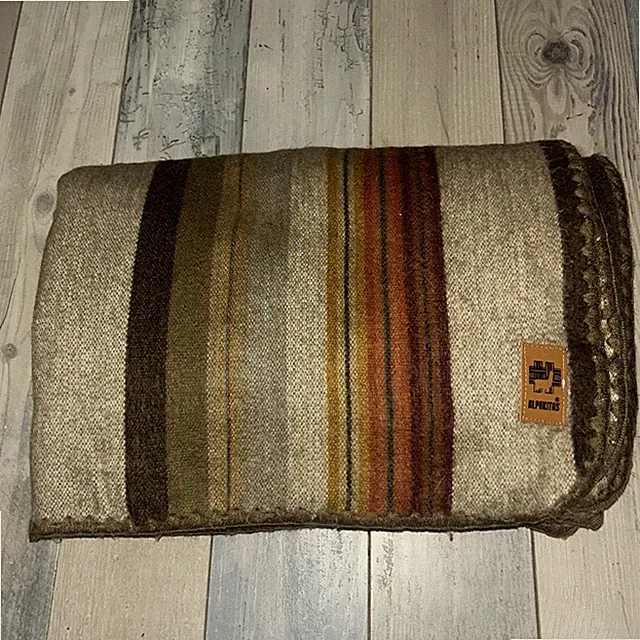 Alpakitas Bed -Couch 63”x89” Inches Throw Twin Wool Blanket Cottage