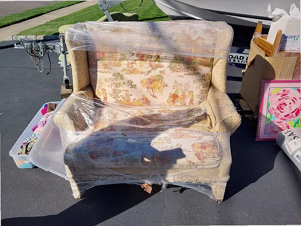 Antique Couch Amazing Condition 75.00$$