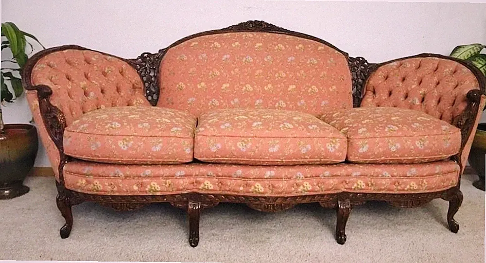 ANTIQUE STURDY SOLID SOFA with , 4 matching PILLOWS