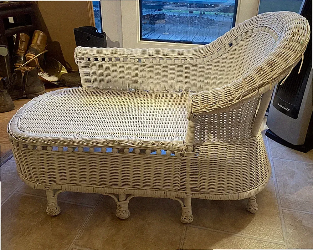 Antique Wicker Chaise Lounge Child Pet Bed Fainting Couch Photo Prop