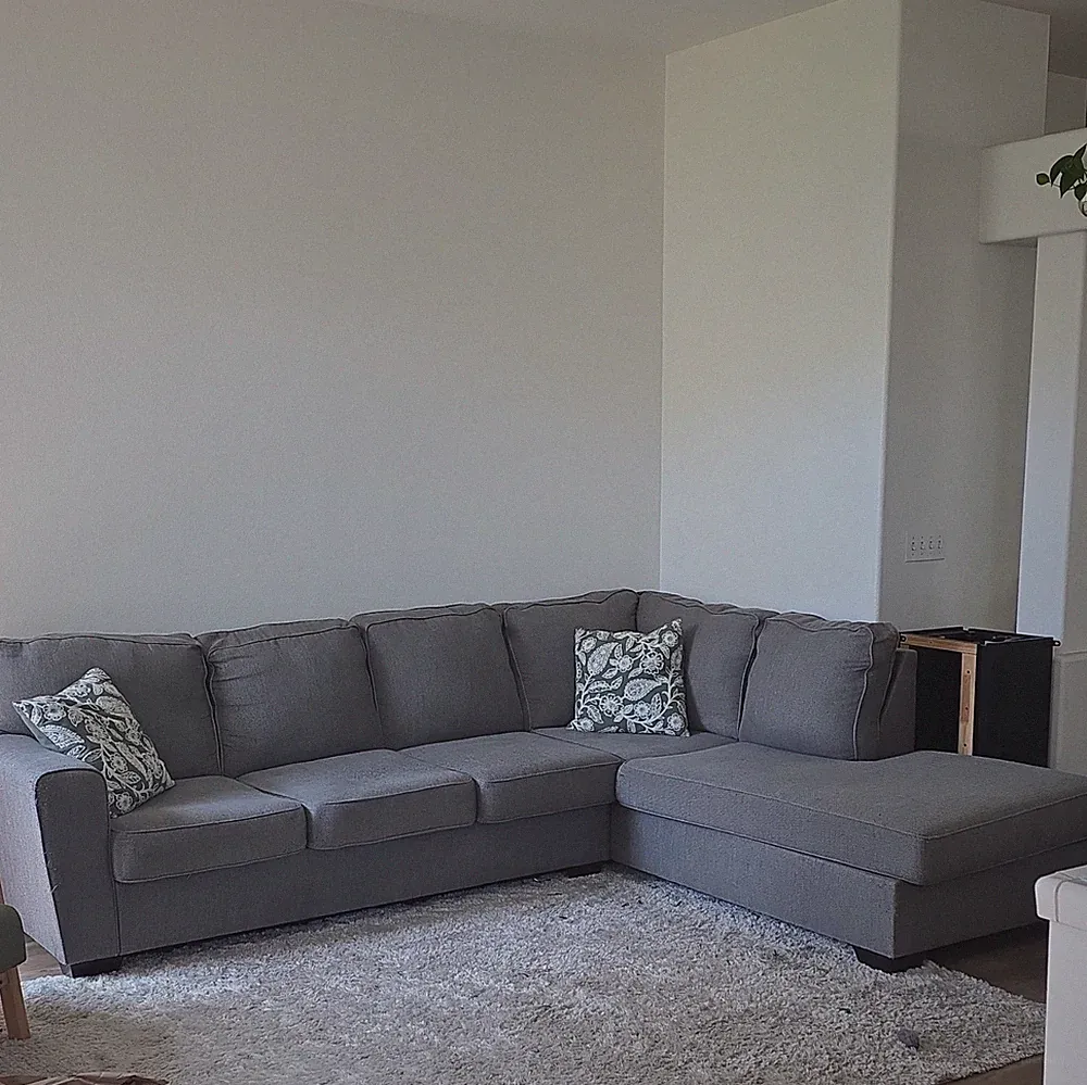Ashley Furniture Gray L-Shaped Sectional Sofa (Pillows Included)