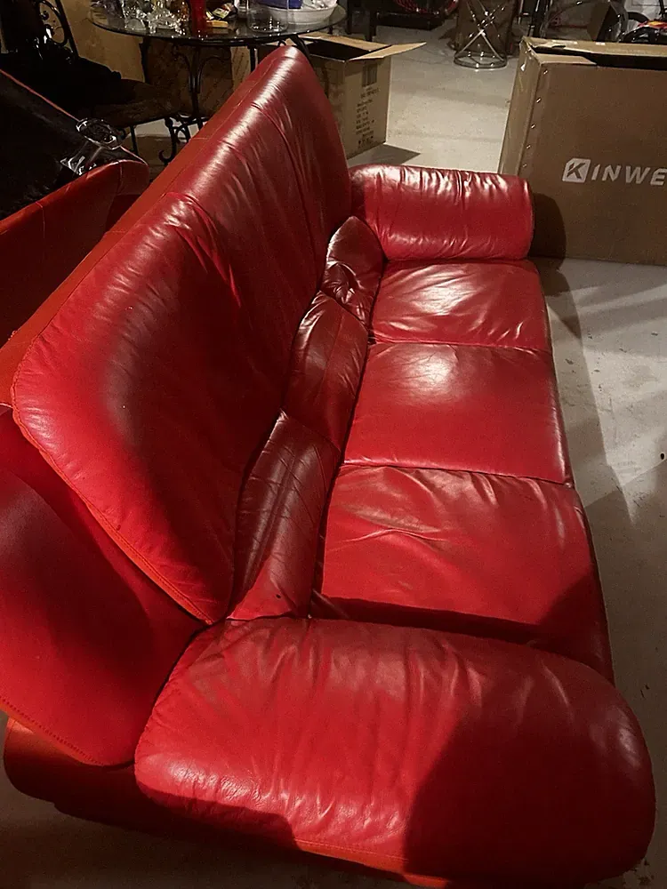 Beautiful Two Piece Contemporary Red Leather Sofa Settee Loveseat Couch 3 Seater