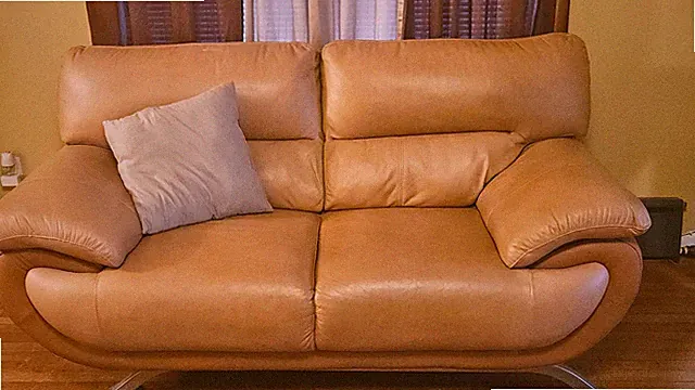 Beautiful two-tone brown Italian leather sofa set in good condition