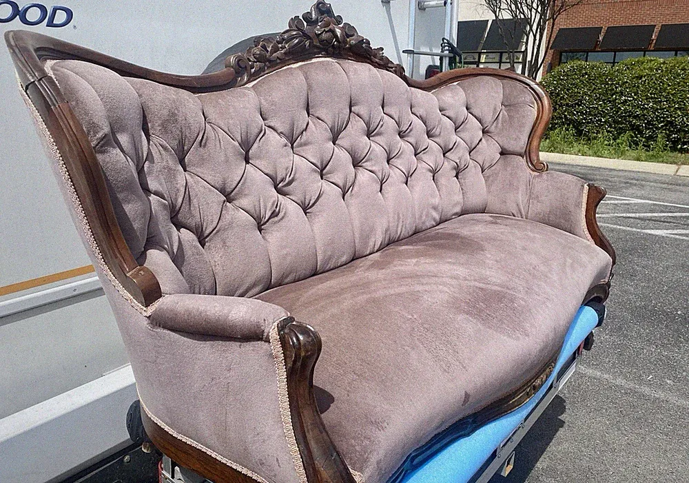 Beautiful Victorian settee couch sofa