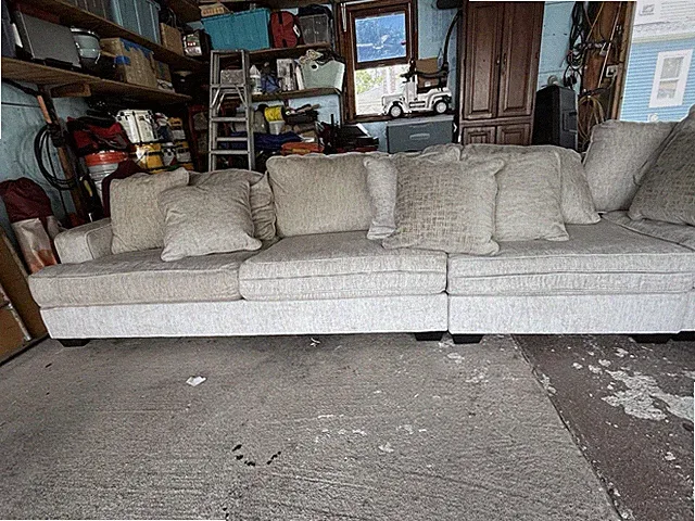 Beige/white Large Sectional: 4 Piece