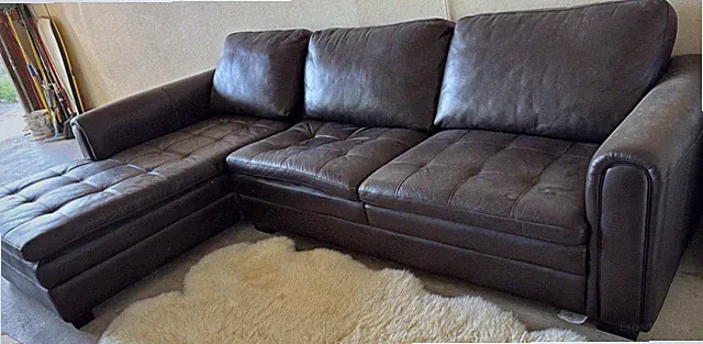 Brown Leather Sectional Sofa w/ Chaise, Cushions, Rolled Arms, Seats 3