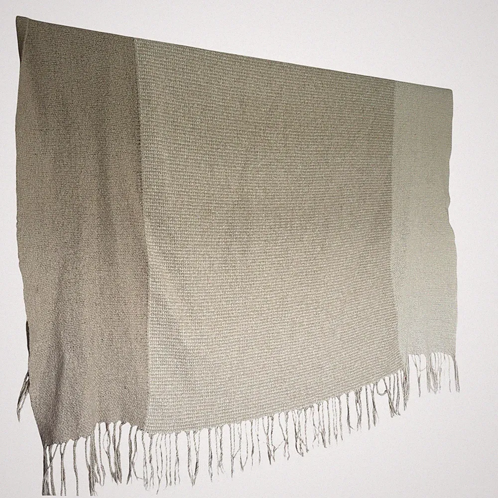 Crate & Barrel Letti Ombré Throw 50x70 Neutral Blanket Fringe Cottage Minimalist