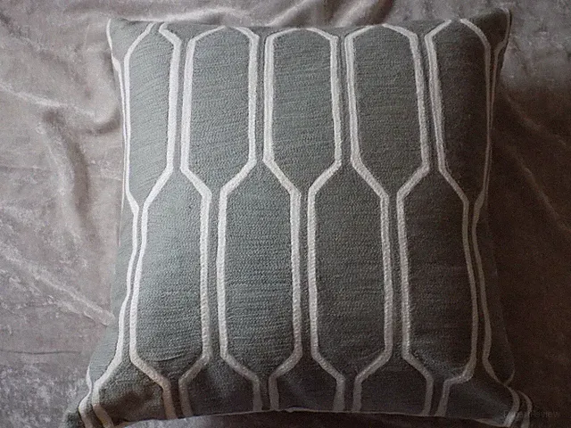 Decorative Gray Patterned Throw Pillow Bed Couch Sofa Home Decor NEW!