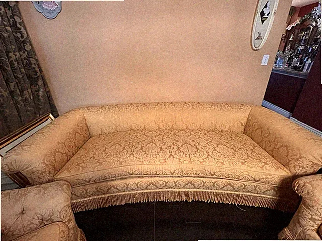 “Elegant Curved Sofa Set – Gold Brocade, 3-Piece Vintage Glamour”