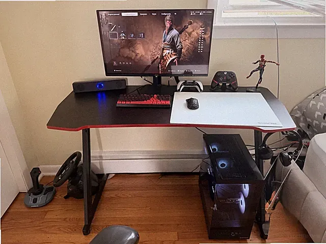 Gaming Desk Black/Red 55x24x30 Freestanding Modern Table perfect condition