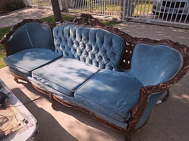 Gorgeous antique Victorian couch sofa