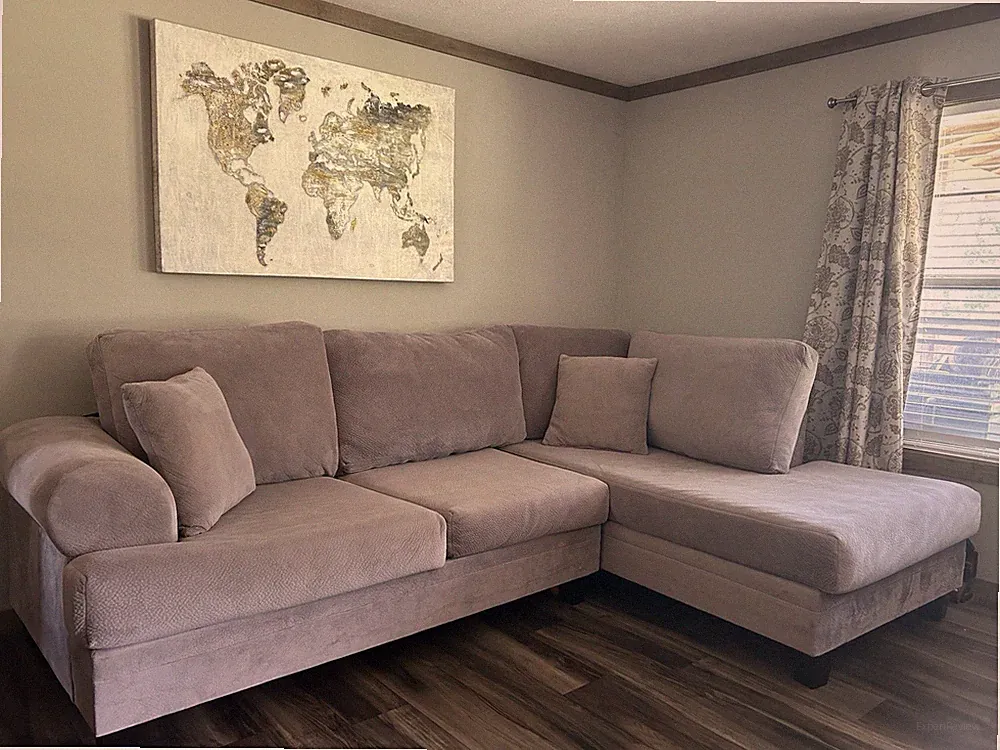 Gray Fabric Sectional Sofa Right Chaise Rolled Arm, Cushions. Pick up in Bedias