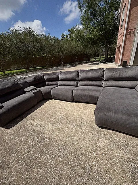 Gray Fabric Sectional Sofa w/ Chaise, Cup Holder, Pad Arms, Cushioned Back