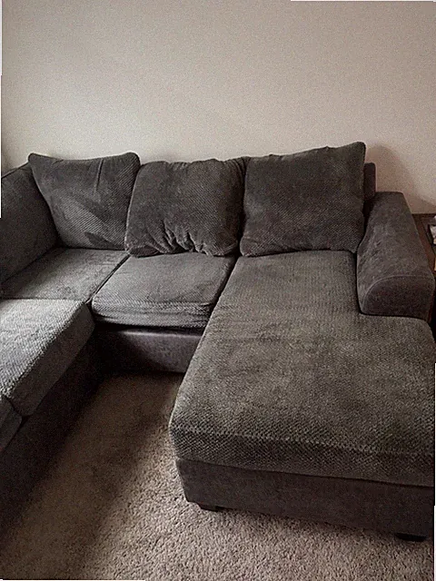 Gray Fabric Sectional Sofa w/ Chaise, Cushion Back & Cushions, Seats 5