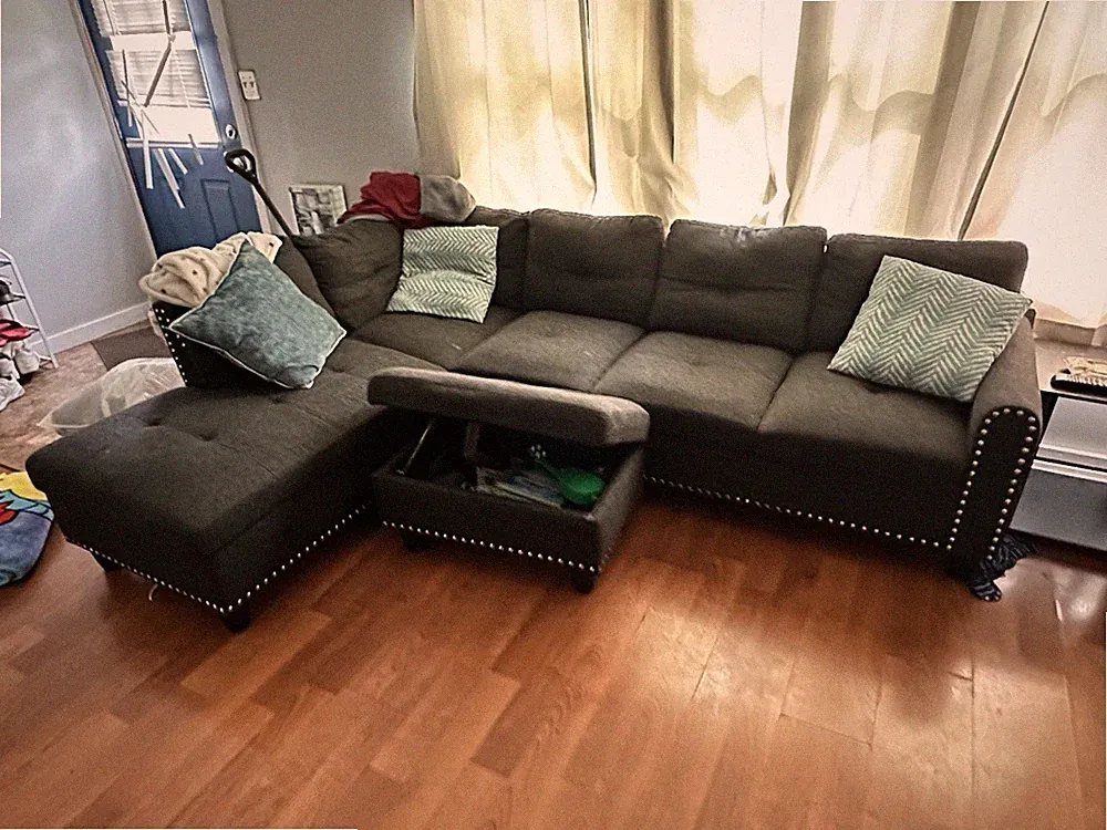 Gray Fabric Sectional Sofa w/ Left Chaise, Tufted, Nailhead Trim, Seats 4