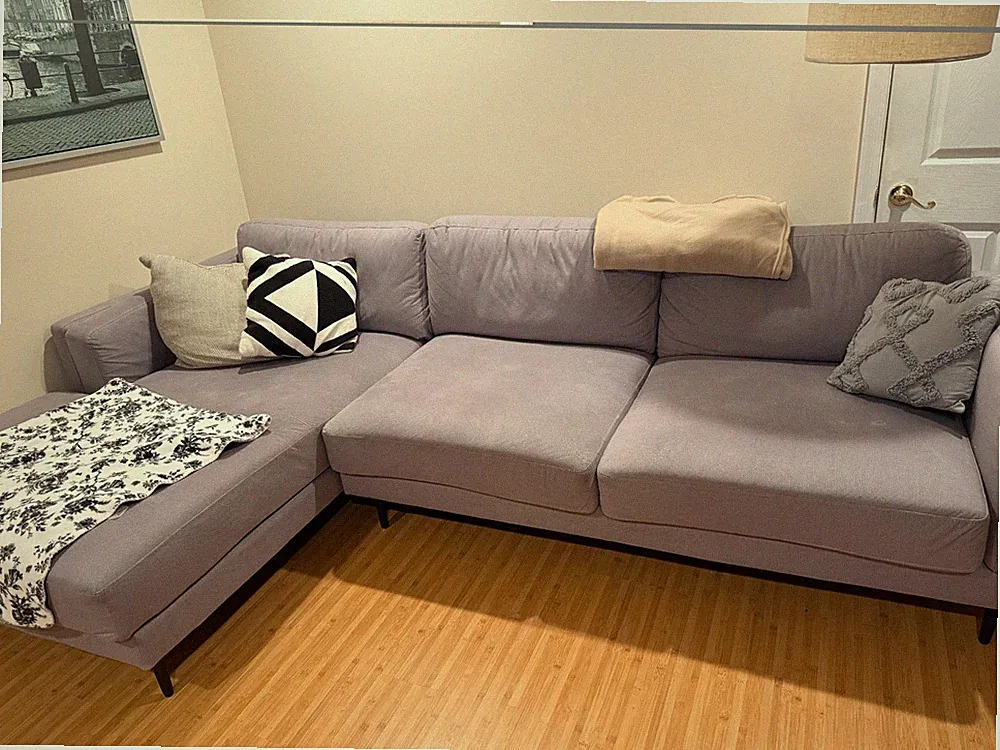 Gray Sectional Couch – Excellent Condition