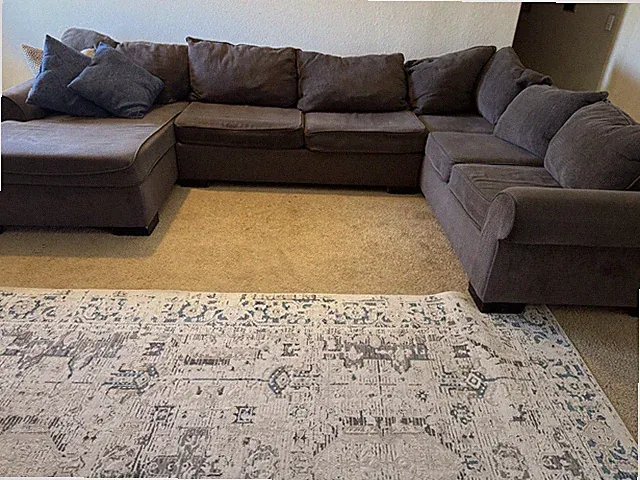 Gray Solid Fabric Sectional Sofa w/ Chaise, Rolled Arms, Cushioned Back
