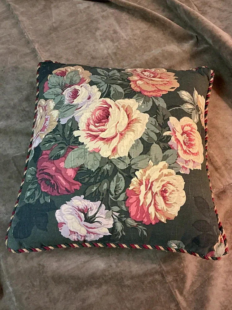 Green Background Rose Flowers Floral Printed Cottage Sofa Bed Pillow Square