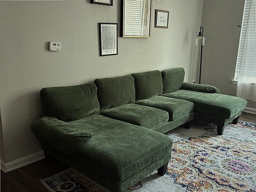 Green Sectional Sofa with Right Chaise, Wood Frame, 33.1"H x 111.4"L x 48.4"W