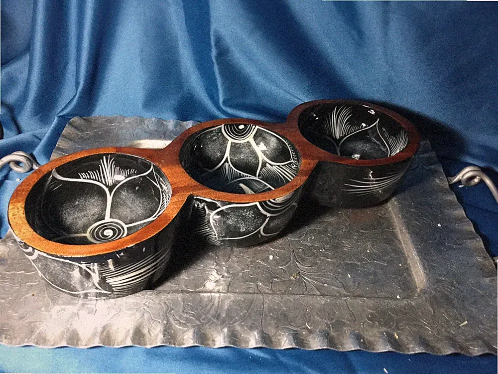 Hand Painted Vintage sectioned Bowl Mexican Batea Tray, birds On Black oval
