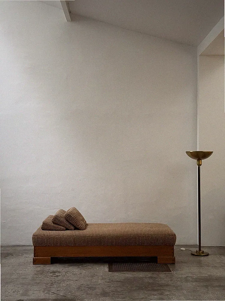Historical Early 20th Century Divan Art Deco Daybed Sofa