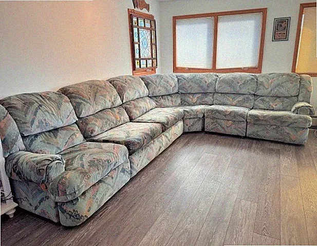 L-Shape Sectional Sofa w/Two End Recliners and Foldaway Bed from Smoke-Free Home