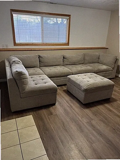 Large Modular Sectional Sofa w/5 sections & Storage Ottoman-Customizable Layout