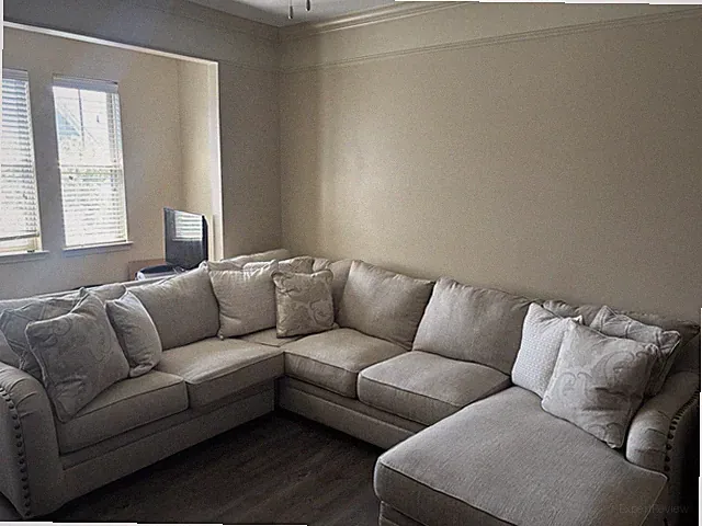 ✨ Large Tan Cream Sectional – Seats the Whole Family! ✨Spacious & super comfy