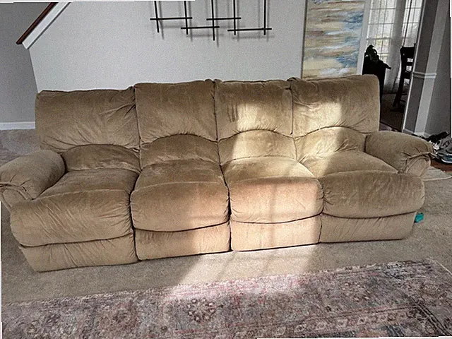 Light brown reclining sectional sofa. 3 pc - 2 recliners!