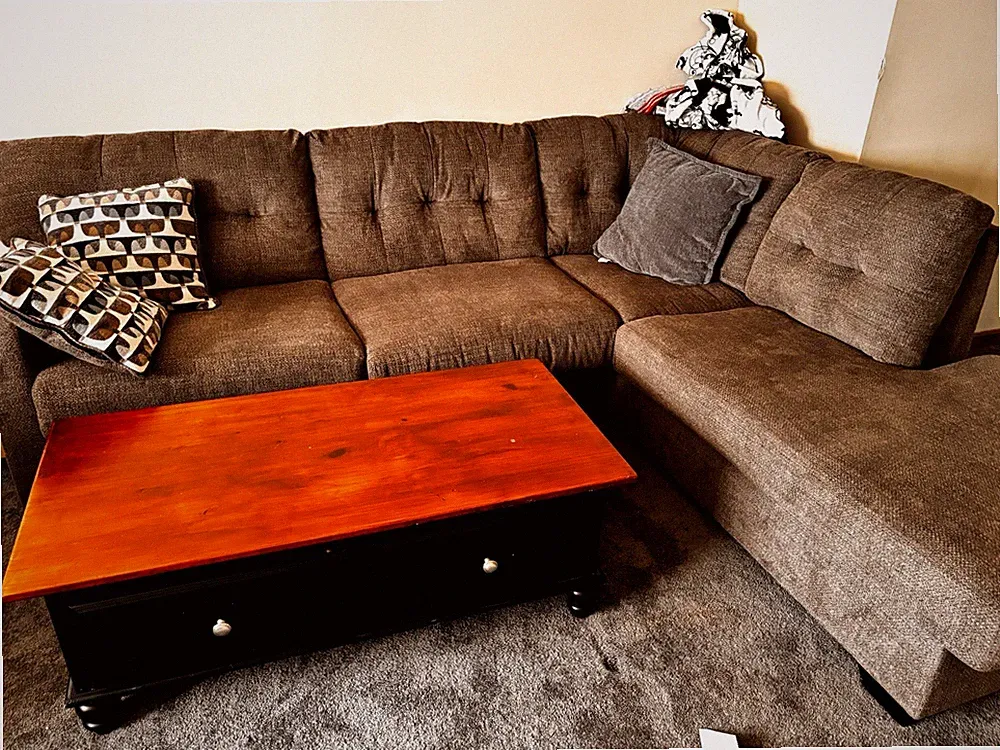 Mahoney Dark Brown L-Shaped Tufted Sectional with Chaise & Accent Pillows