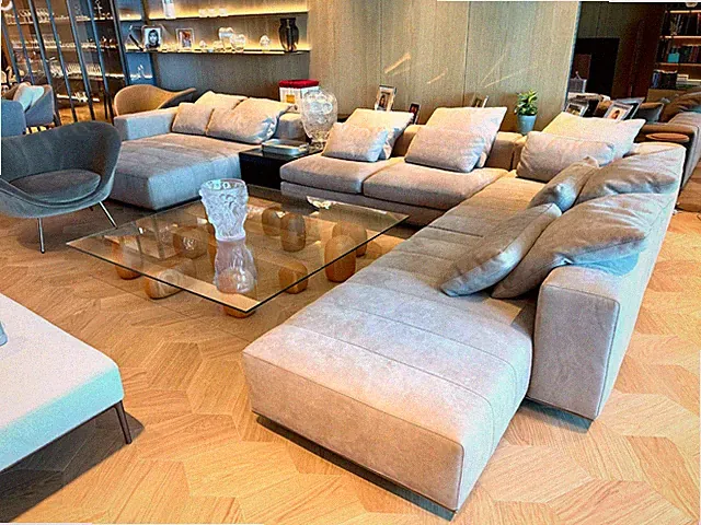 Minotti Freeman Leather Sectional Sofa by Rodolfo Dordoni – Made in Italy