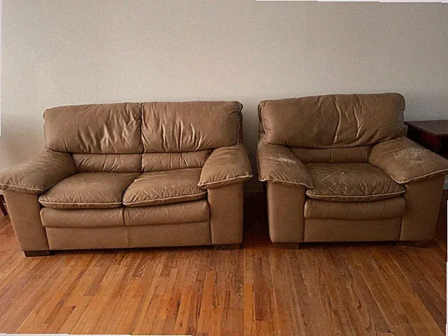 Natuzzi Italian leather sofa and loveseat set