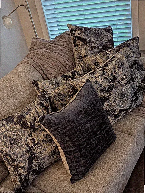 Navy & Grey Decorative pillows sofa/Loveseat 18x18 Brand New Set Of 6
