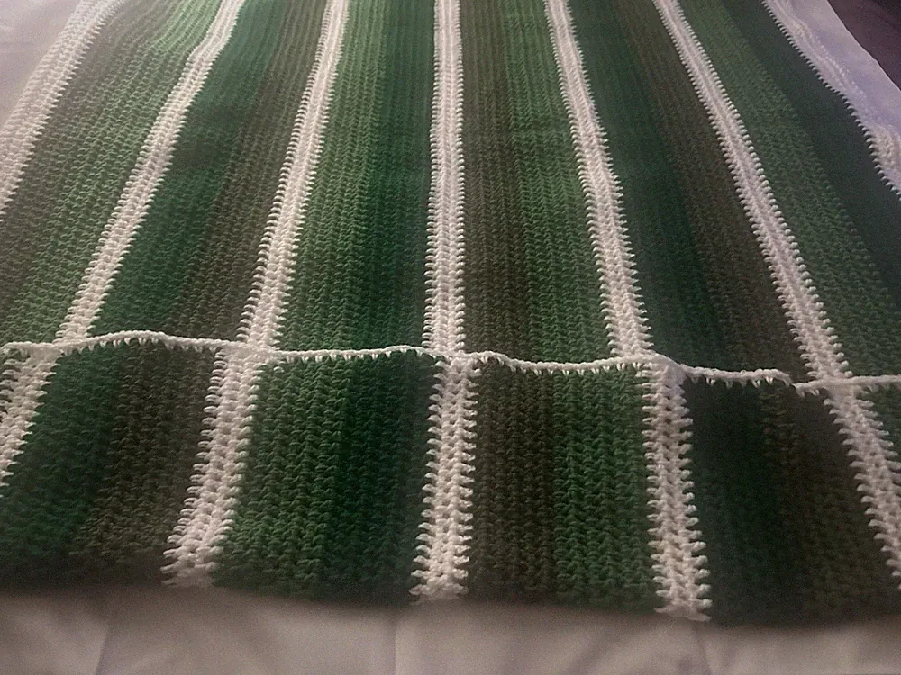 NEW Afghan Sofa/Bed Throw 44 in by 66 in Greens & White Crochet HANDMADE!