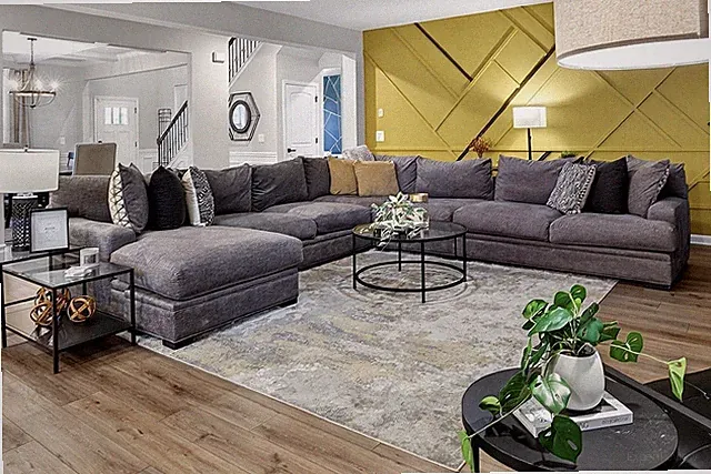 Oversized Gray Sectional Sofa – Excellent Condition