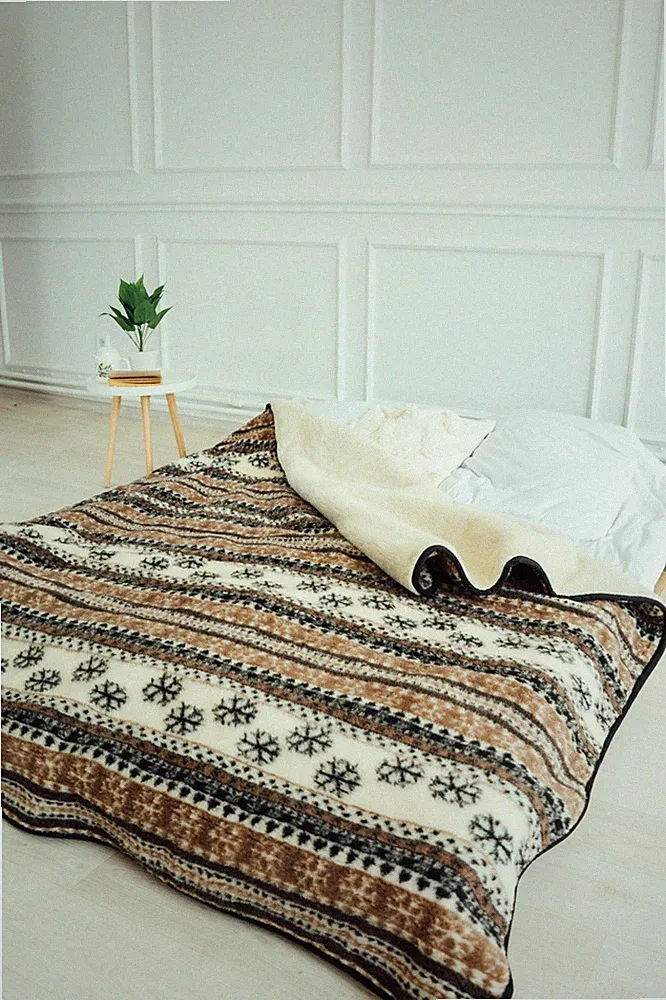 Premium Half Wool Sheepskin Blanket Wool Blend Throw for Bed Sofa Home Cozy Warm