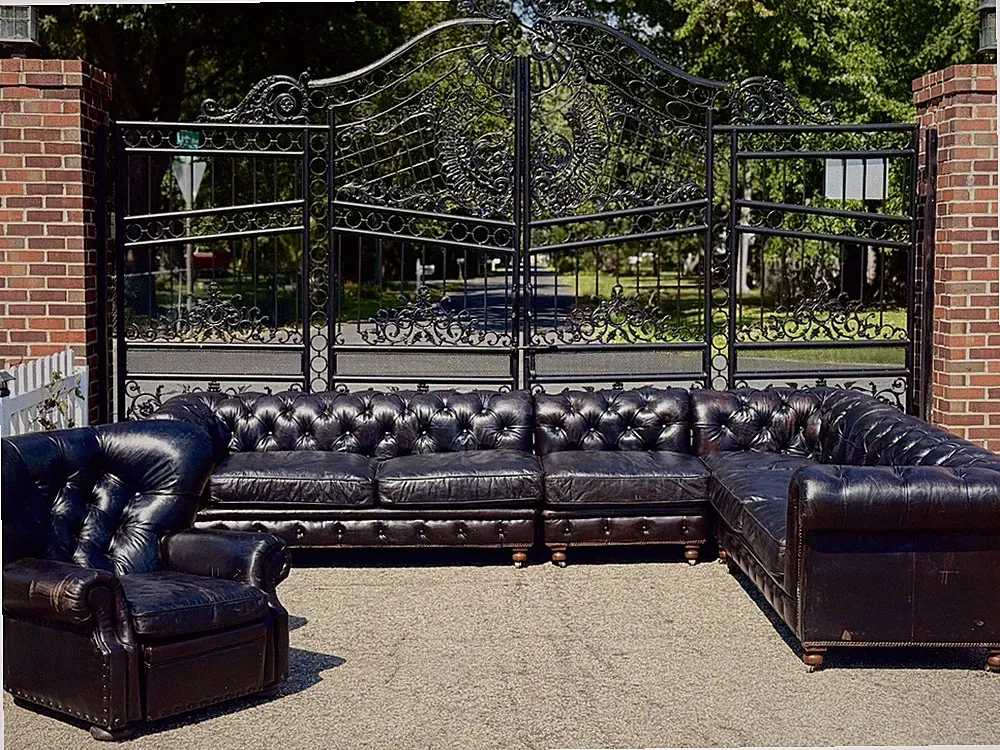 Rustic Black Tufted Leather Chesterfield Sectional Sofa Set w/Matching Armchair