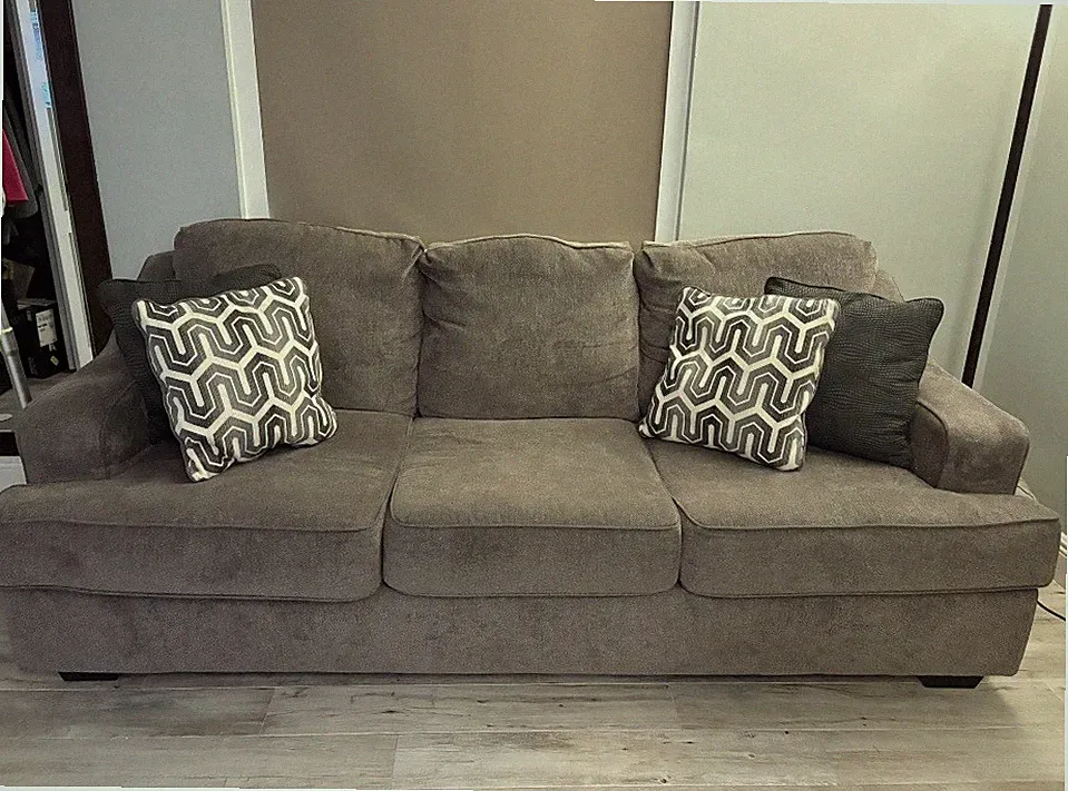 Sleeper Sofa: Queen Size. Make an offer!