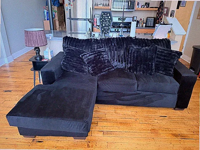✨ Slightly Used Black Sectional Sofa – $700 – Camp Washington (Cincinnati) ✨