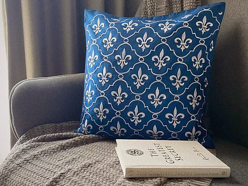 Sofa Pillow Case Blue 16"x16", Bed Decor Silk French Toile - French Vanilla