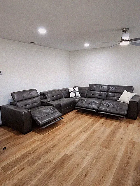 [Store Display Model] Ivy 6-pc Leather Power Reclining Sectional – FREE DELIVERY