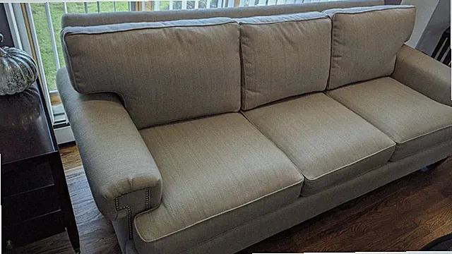 THOMASVILLE ALVERY FULL SIZE SOFA - RARELY USED - MINT CONDITION